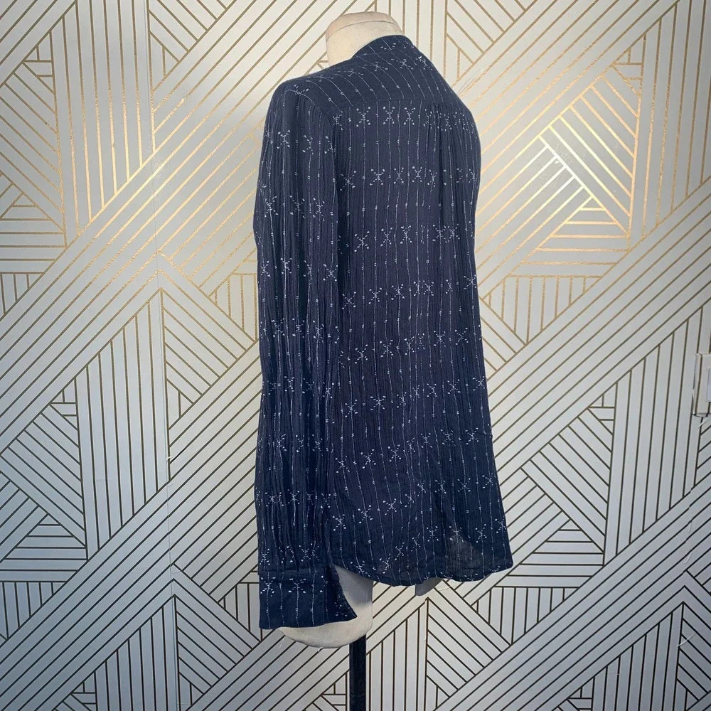 Julie Fagerholt Heartmade Navy Blue Collarless Top View 6